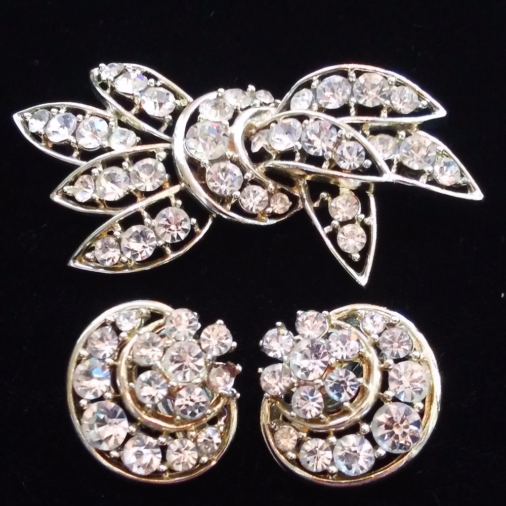 VNTG Weiss Rhinestone Clear Crystal Brooch Earring